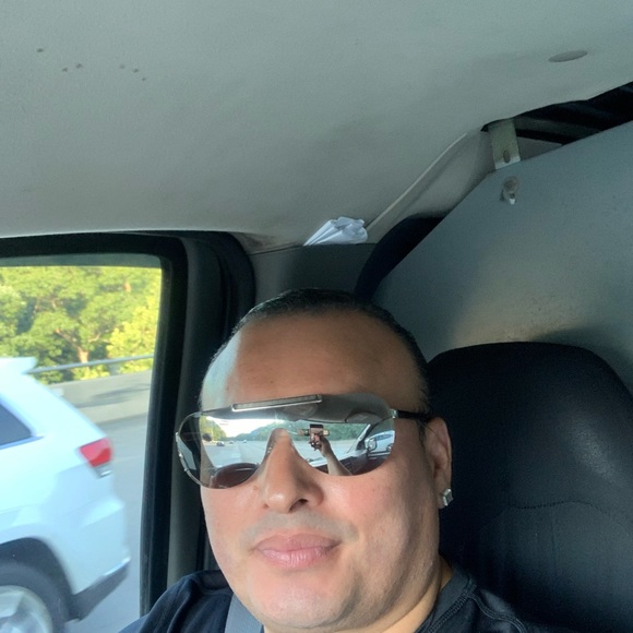 Meet your Posher, Javier trejo - Picture 2 of 4